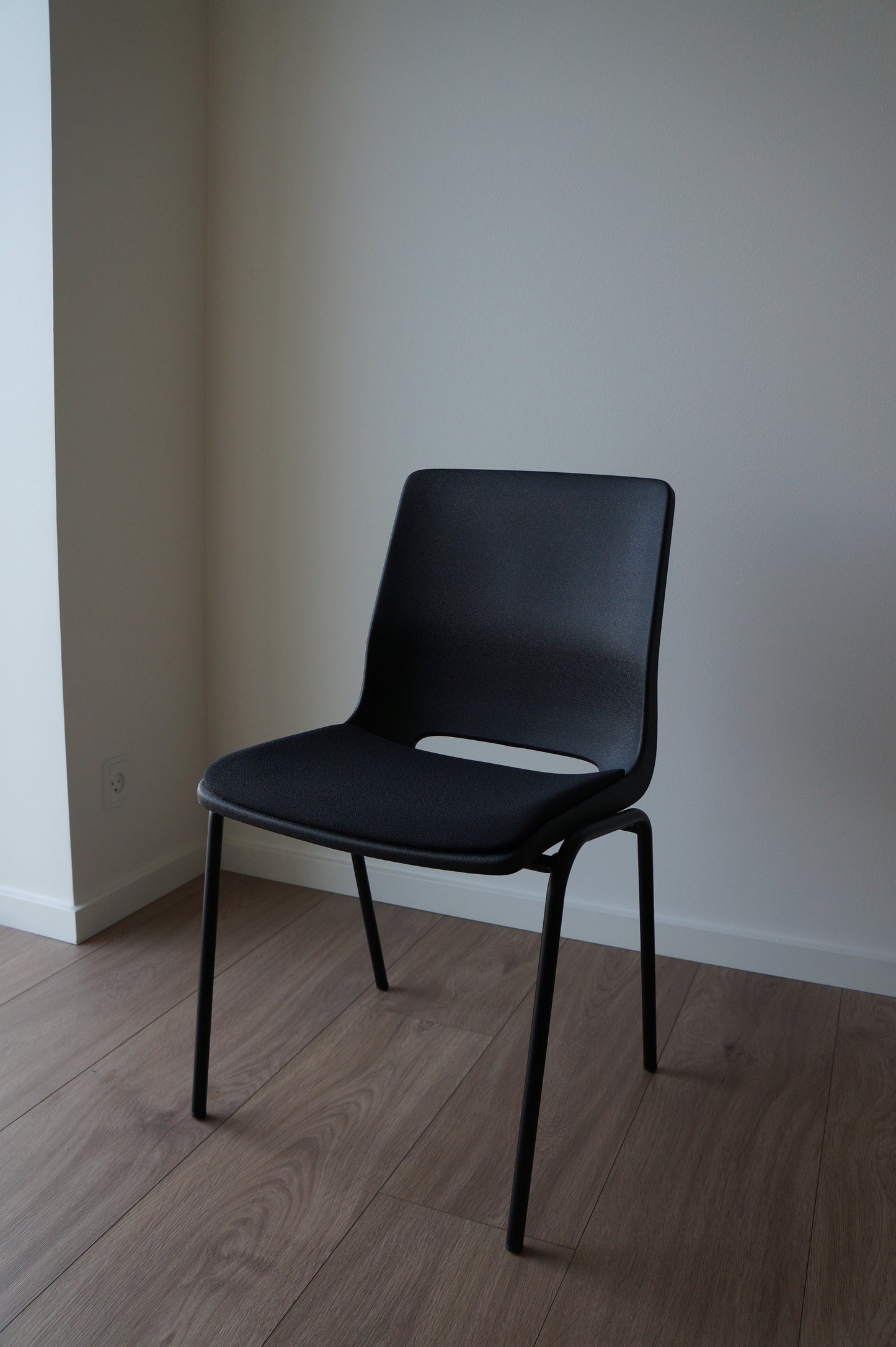Conference Chair Ana 4340S